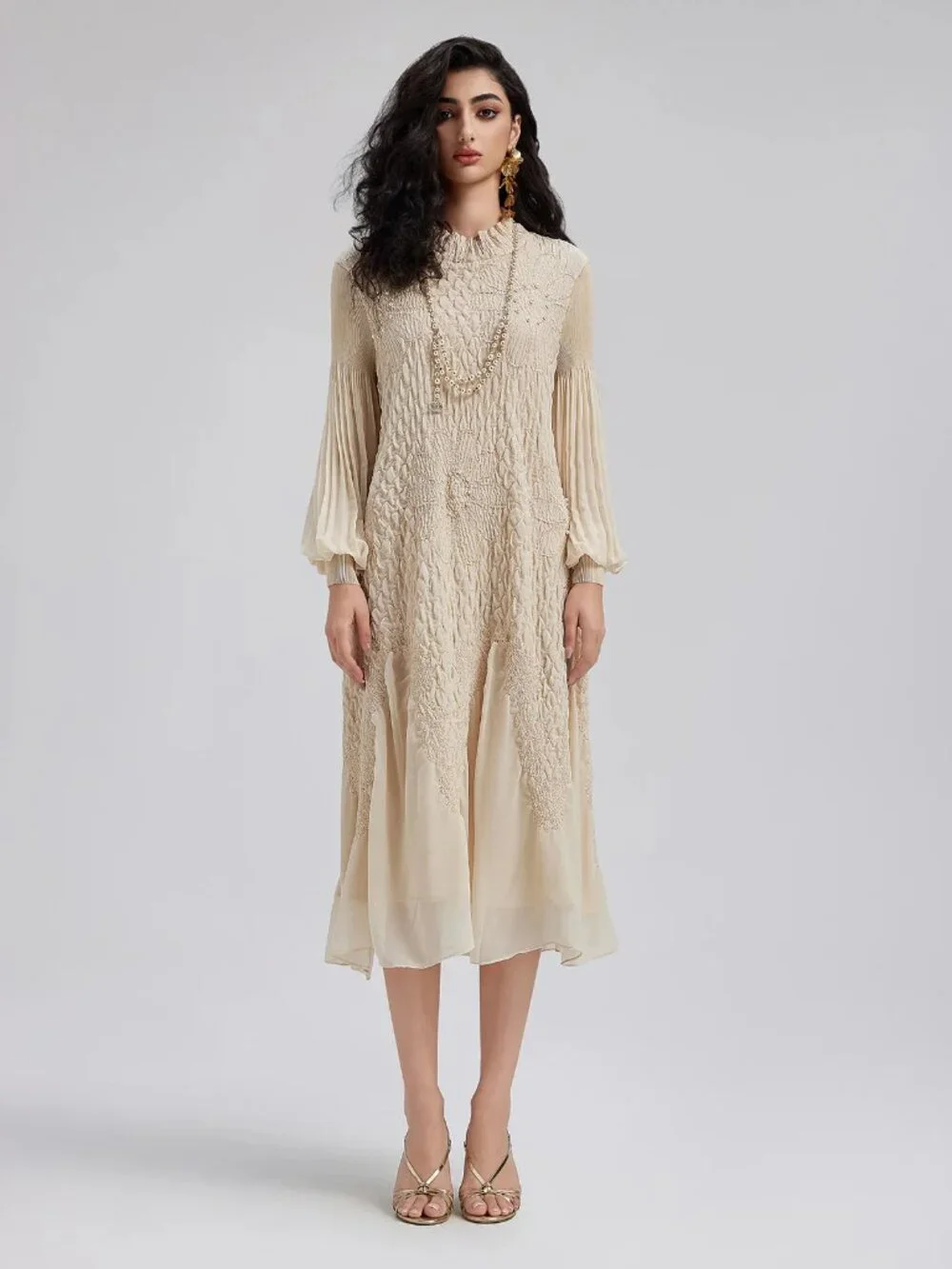 Rich Radi Q'S Round Neck Pleated Loose Embroidered Dress - Picture 9 of 15